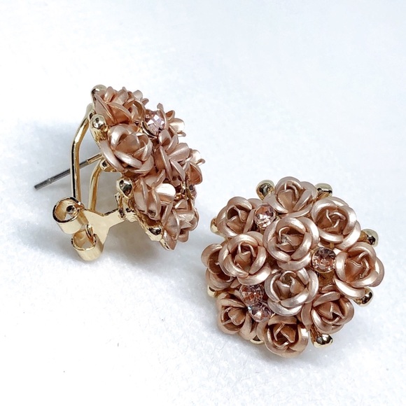 Any 2/$20! Mauve Rose & Crystal Bouquet Lever Back Stud Earrings - Picture 3 of 9
